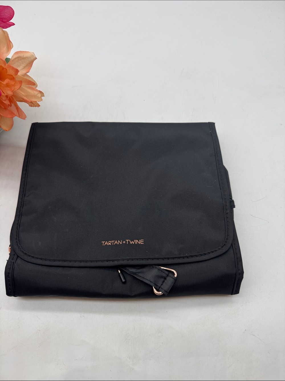 Tartan + Twine Black Foldable Hanging Travel Case